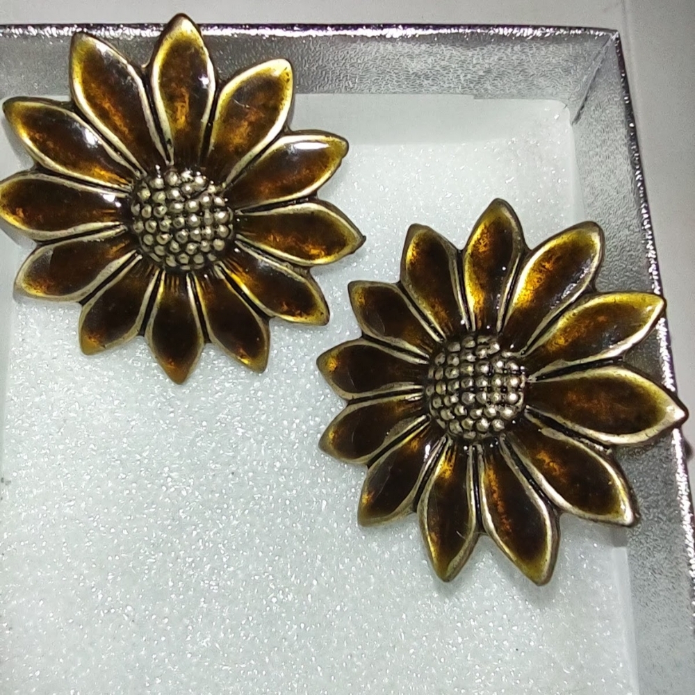 Sunflower Clip Earrings  Vintage